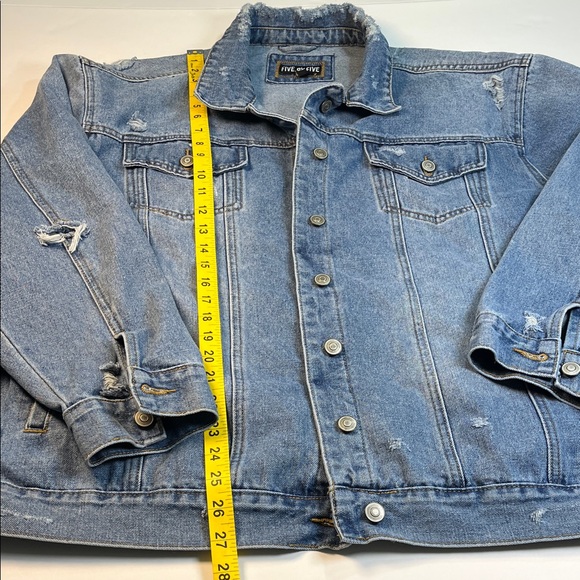 Five.By.Five Women’s Distressed Blue Denim Jacket With Girls on back Sz 3X - Picture 3 of 13